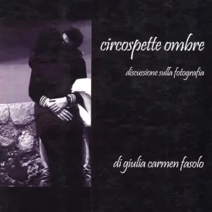 Circospette ombre. Discussione sulla fotografia Di Tendenza