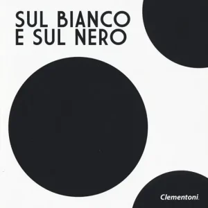 Sul bianco e sul nero. Ediz. illustrata Consegna Rapida