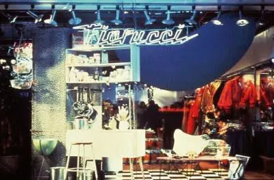 Reso Gratuito From Fiorucci to the Guerilla Stores. Ediz. illustrata