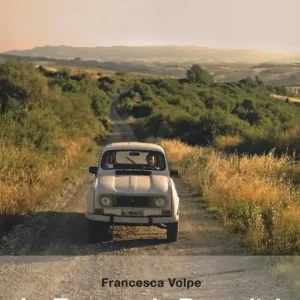 Bestseller La Toscana in Renault 4. Viaggio sui sentieri dell‘ecofilia e della libertà